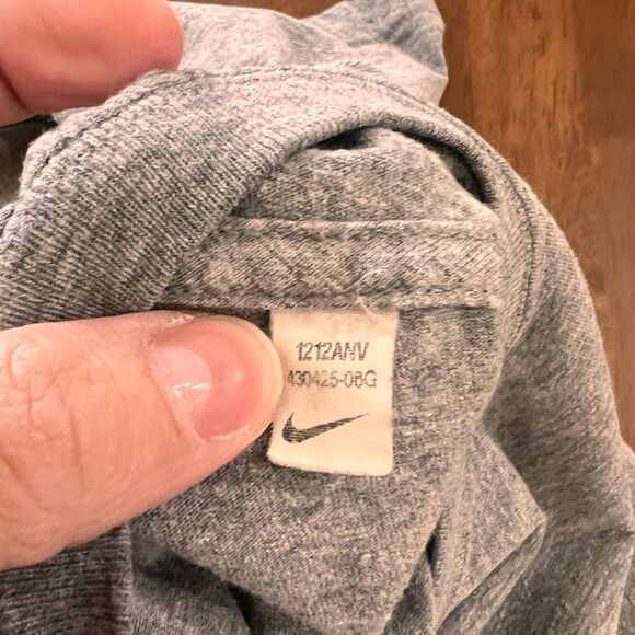 Nike Wyoming Cowboys Football Gray T-Shirt Just Do It Back Logo Men’s L - Picture 4 of 4